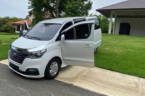 Traslado privado VIP en VAN – Aeropuerto PUJ desde/hacia los hoteles de Uvero Alto