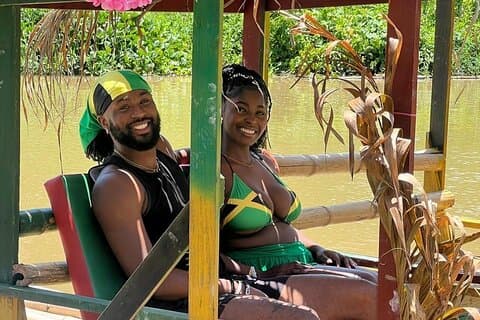 Great River Bamboo Rafting em Lethe com massagem de pedra calcária