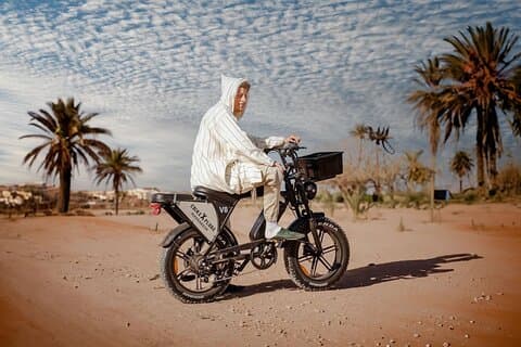 Oplev Marrakesh by gader med E-Bike