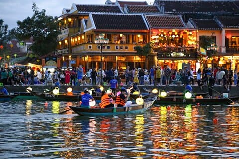 Hoi An Night Boat Ride with Lantern Release
