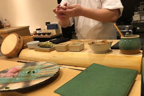Ein Kyoto Sushi Erlebnis in einer ruhigen Hintergasse.