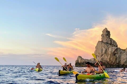 Aventure privée en kayak au coucher du soleil à Ibiza