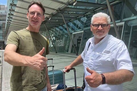 Dall'aeroporto di Shanghai Pudong agli hotel di Shanghai: privato con servizio Meet & Greet