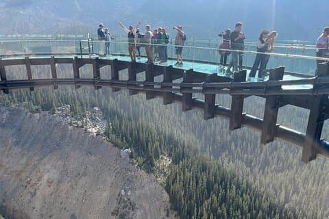 Banff:Columbia Icefield Adventures, Skywalk and Iconic Lakes Tour