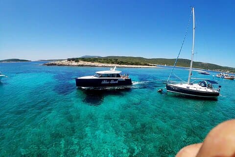 Blue cave and Hvar - 5 Islands speedboat tour from Split