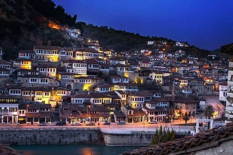 Tour al tramonto nel castello di Berat e nella città vecchia (piccolo gruppo )