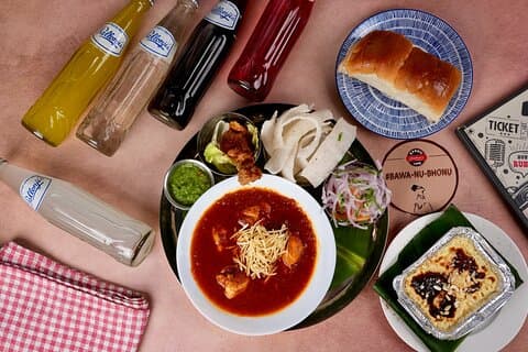 Bawa (Parsi) feest, leuke verhalen en grappen bij Dinshaw’s Café