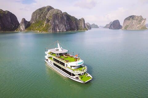 Von Hanoi : Luxus Ha Long Bay Tagestour auf Sky Cruise