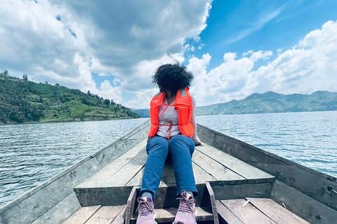 Dagstur till Rwandas Twin Lakes: Naturvandring & naturskön båtkryssning