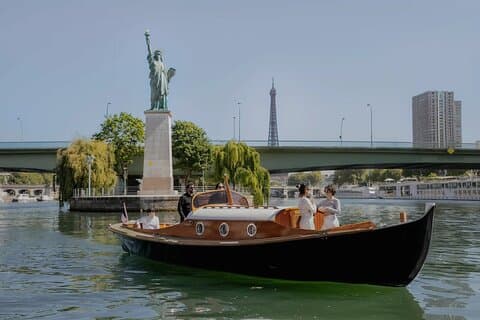 Paris Private Boat Tour with Champagne