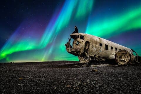 Islandia Tour en Autobús de Invierno con Coche y Guía Digital