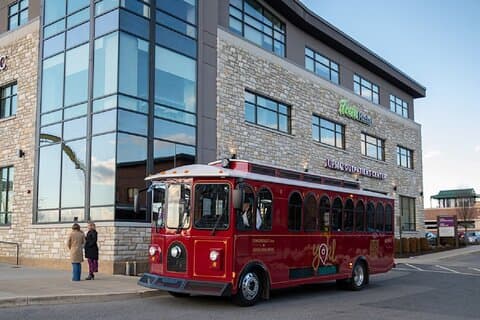 Hershey Trolley Crawl and Evening Food Tour on a Vintage Trolley