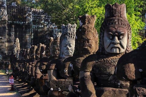 Heldags templer i Angkor Small Group Tour - Gratis hotellhenting