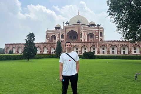 Gamla och New Delhi privat stadsrundtur med överföringar