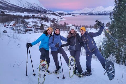 Fjords et Alpes Excursion en raquettes à Lyngen Alpes