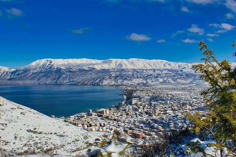 Tour privato di un giorno di Korca, Pogradec e Lago di Ocrida da Tirana