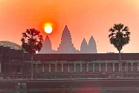 Angkor Wat Guided Tour
