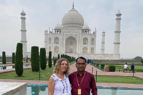 Agra: Visita guiada ao Taj Mahal e Mausoléu com Skip-the-Line