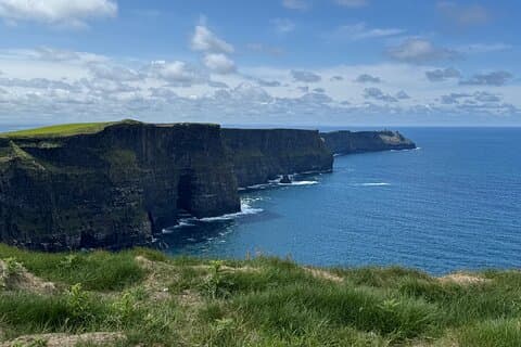 Private Luxury Tour Cliffs of Moher & Bunratty, 7 Guests Max