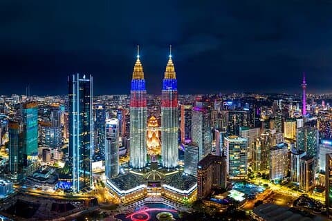 Kuala Lumpur om natten: Lys, vartegn og symfoni