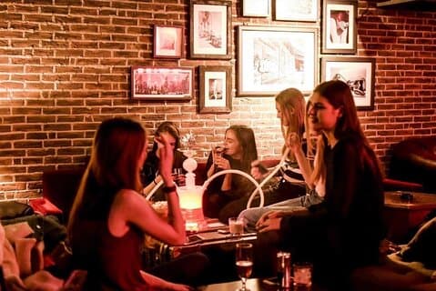 VIPボックス席プラン：シーシャと飲み放題チケット