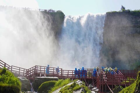 Niagara Falls Day and Night Combo plus Dinner & Fireworks