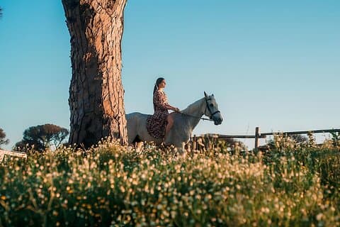ローマ近郊のカステル・フザーノで乗馬体験