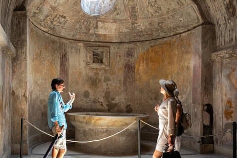 2 Hours Private Walking Tour in Pompeii with an Archaeologist