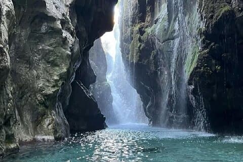 Visite privée des cascades de Kourtaliotiko et de la plage de Preveli