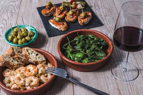 Portuguese Wine Tasting& Tapas in the heart of Faro