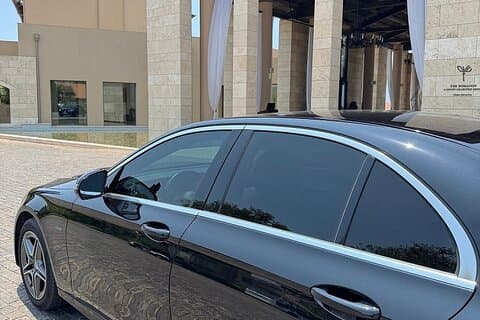 Transfert de luxe à l'aéroport d'Athènes depuis Costa Navarino