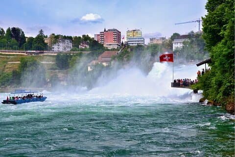 Excursão guiada de um dia para as Cataratas do Reno e Stein am Rhein de Zurique