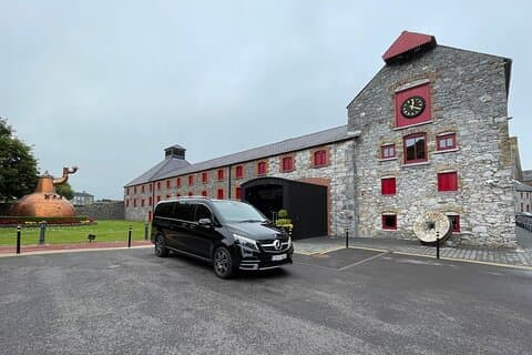 コーク発アイルランド8日間プライベートドライバーツアー-ラグジュアリーMPV XL
