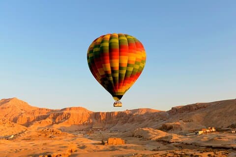 Magiska varmluftsballong äventyr över Hatshepsut Temple