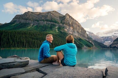 Day Tour to Lake Louise, Johnston Canyon & Banff Ave From Calgary