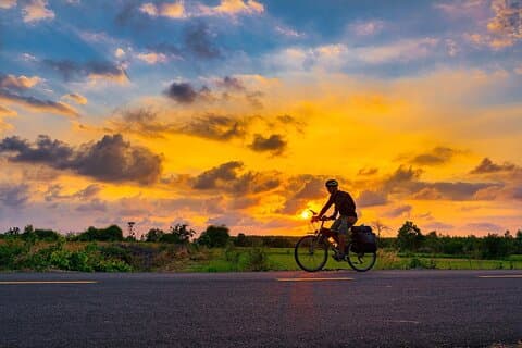 Lecce : E-Bike tour at sunset with typical aperitif