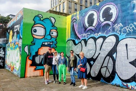 Tour privado de arte por Glasgow Street Explora los murales de la ciudad
