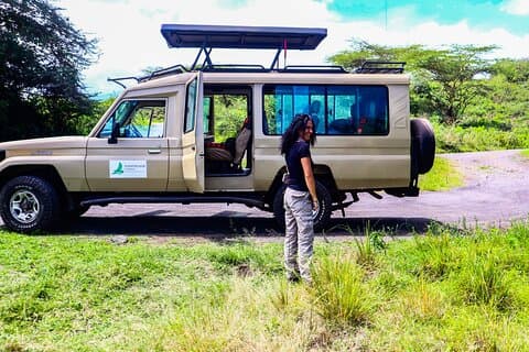 1-dages Arusha nationalpark (Game drive og vandresafari).