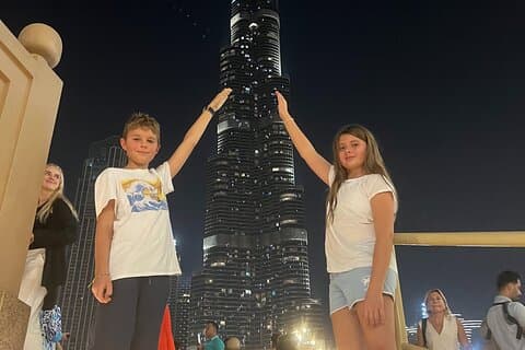Esplora Dubai di notte con lo spettacolo delle fontane del Dubai Mall