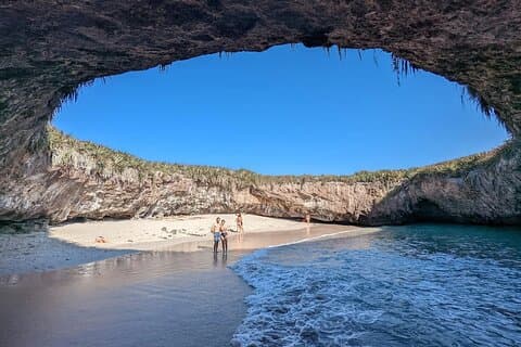 Navegue até Playa Escondida em Puerto Vallarta com almoço e mergulho com snorkel