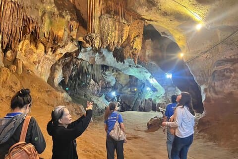 Dagstur till Chiang Mai: Chiang Dao-grottan och bergsstammarna