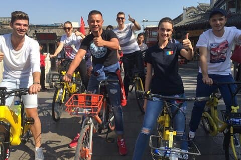 Beijing bike tour visit old temple and lanes, taste street foods