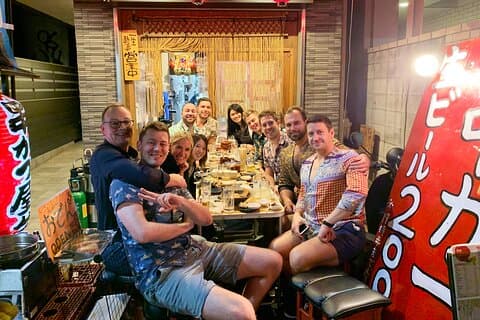 Asakusa Bar Hop Esplora la storica cultura del bere di Tokyo