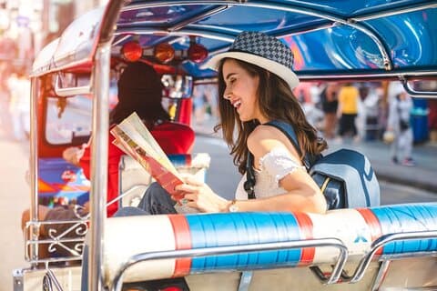 Bangkok Night Tuk Tuk Tour: mercati, templi e cucina locale