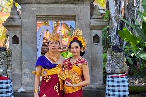 Vestido tradicional balinês