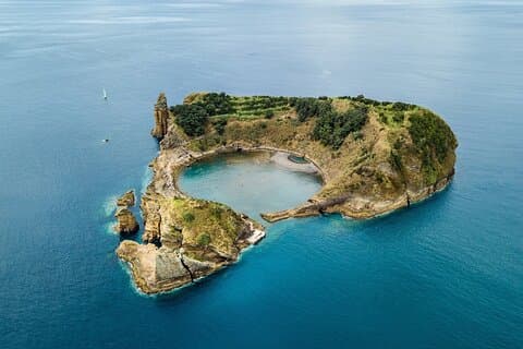 Boat Tours Around the islet of vila Franca Do Campo