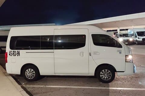 Transport tur och retur från Cancun flygplats till Cancun hotell för upp till 8 personer