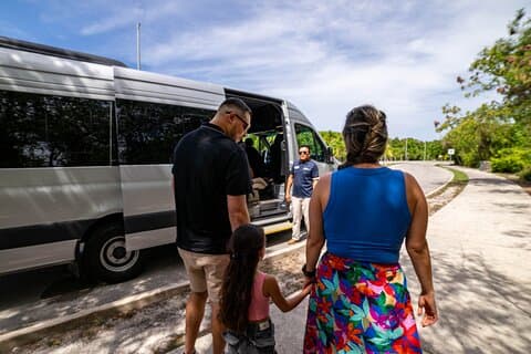 Transporte Privado del aeropuerto de Cancún a Cancún o Riviera