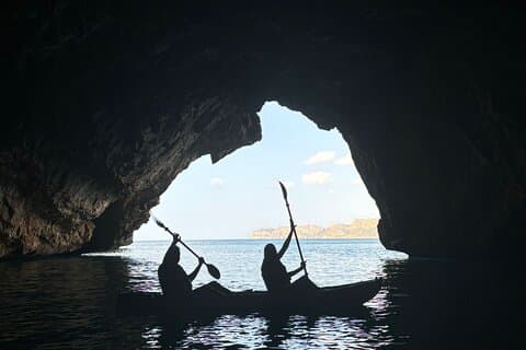 EN Kayak TOUR POR Calas DE la Granadella and EN calo