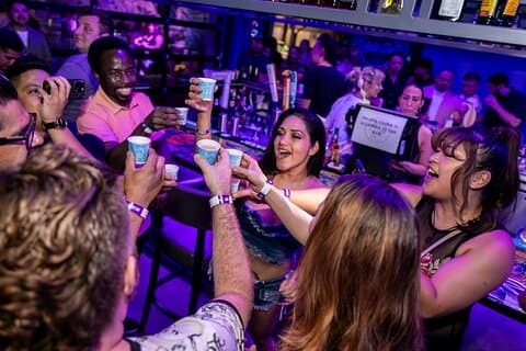Arts District Bar Crawl - Speakeasies & versteckte Edelsteine